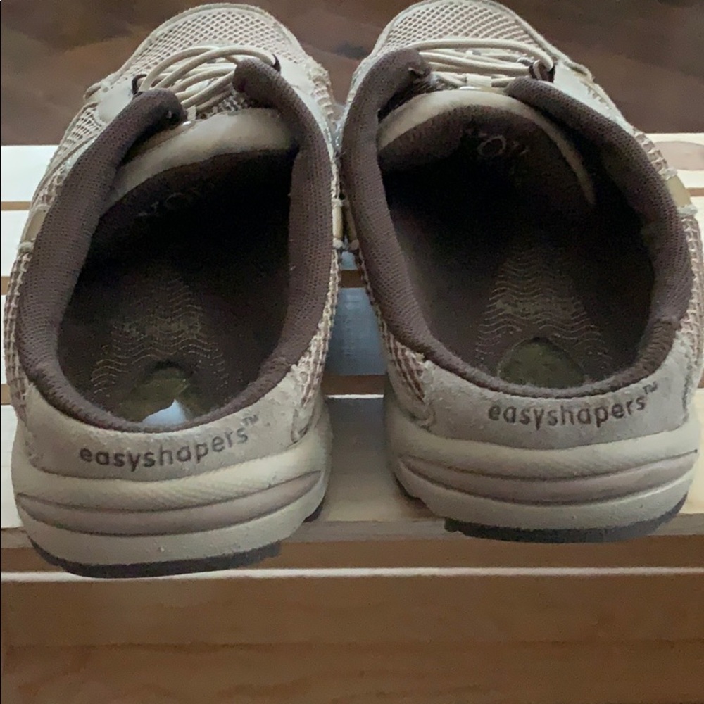 Shoes - Picture 4 of 5
